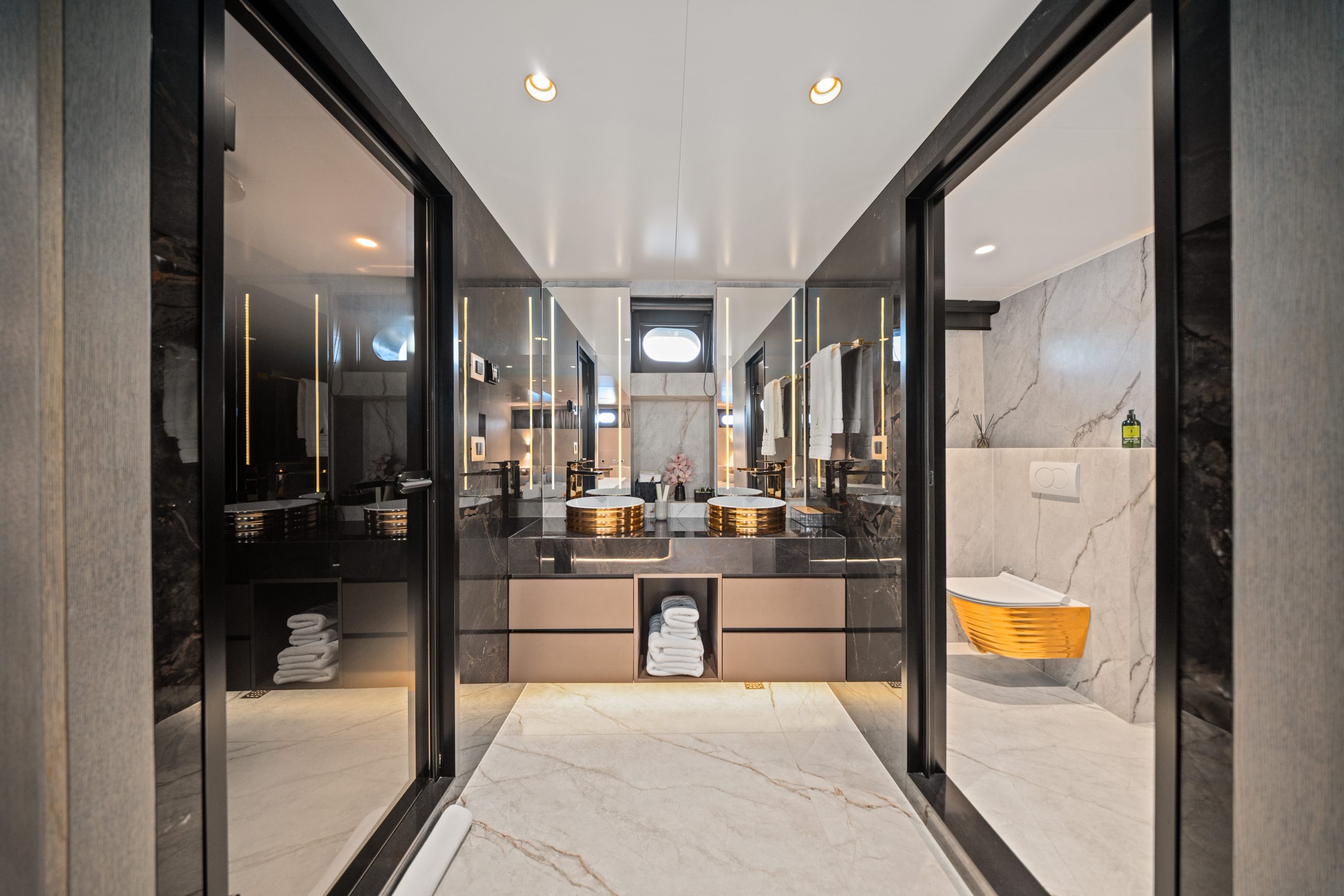 NOCTURNO VIP stateroom en suite - Lower deck