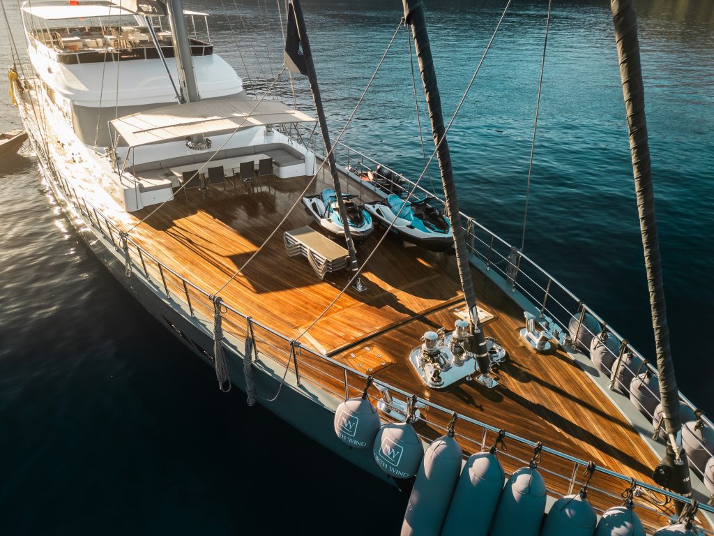 Yacht exterior image