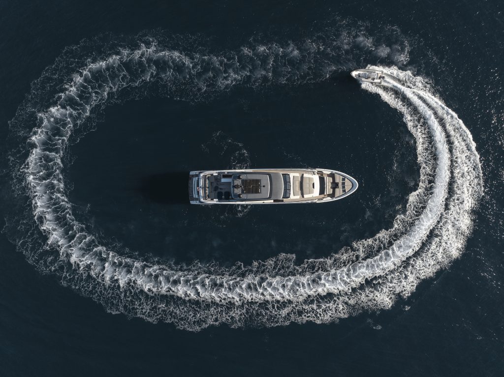 Yacht exterior image