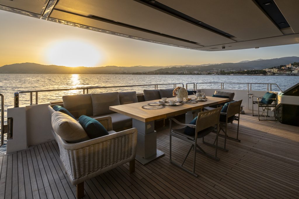 Yacht exterior image