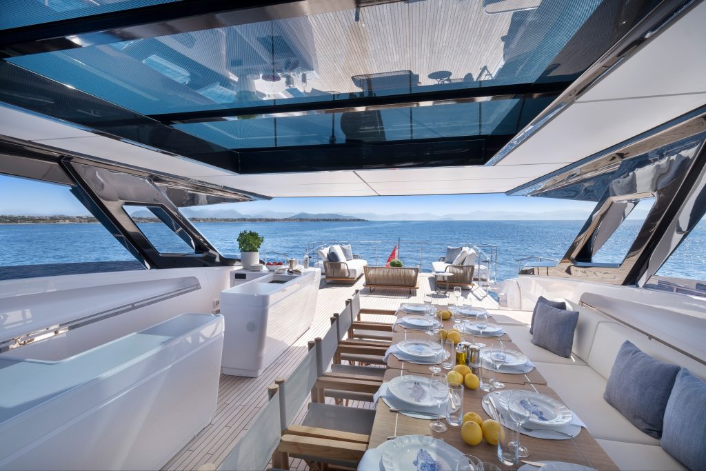 Yacht exterior image