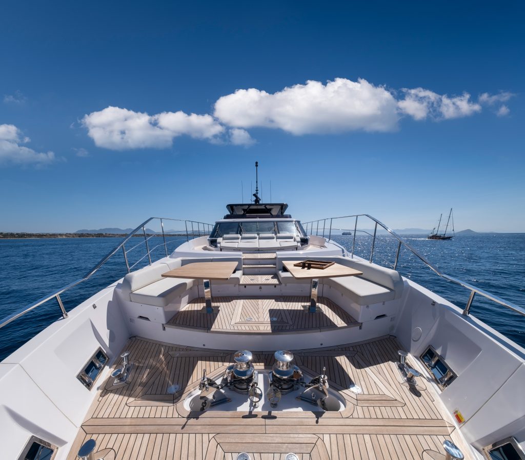 Yacht exterior image