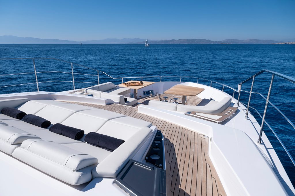 Yacht exterior image