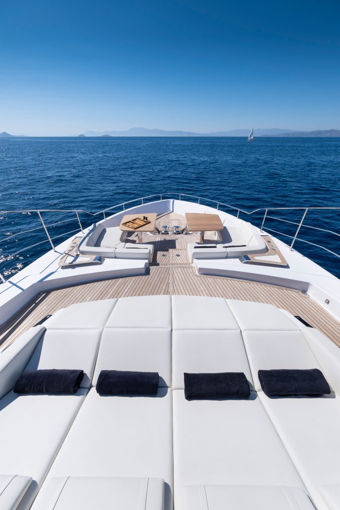 Yacht exterior image