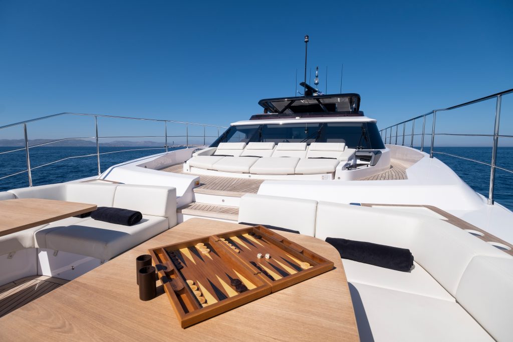 Yacht exterior image