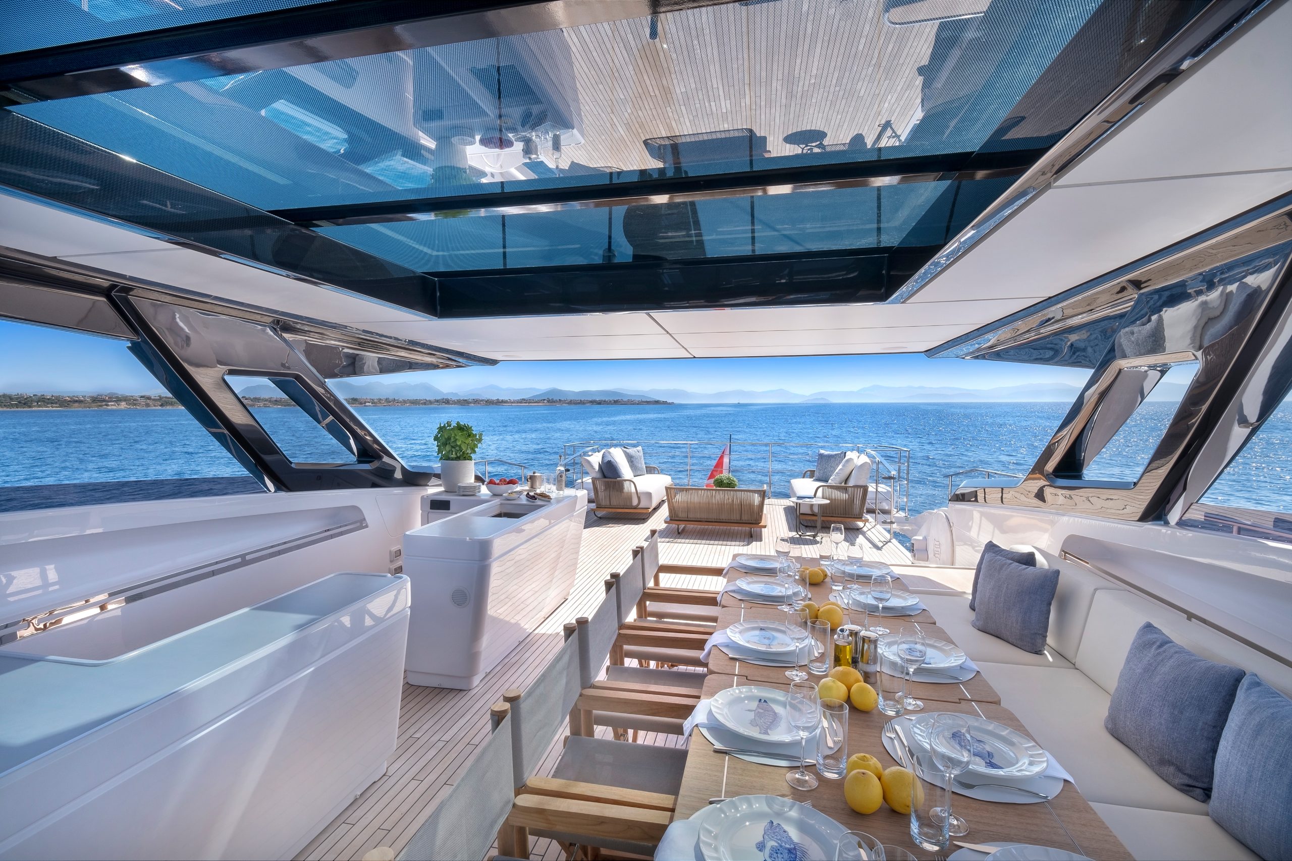 Yacht exterior image