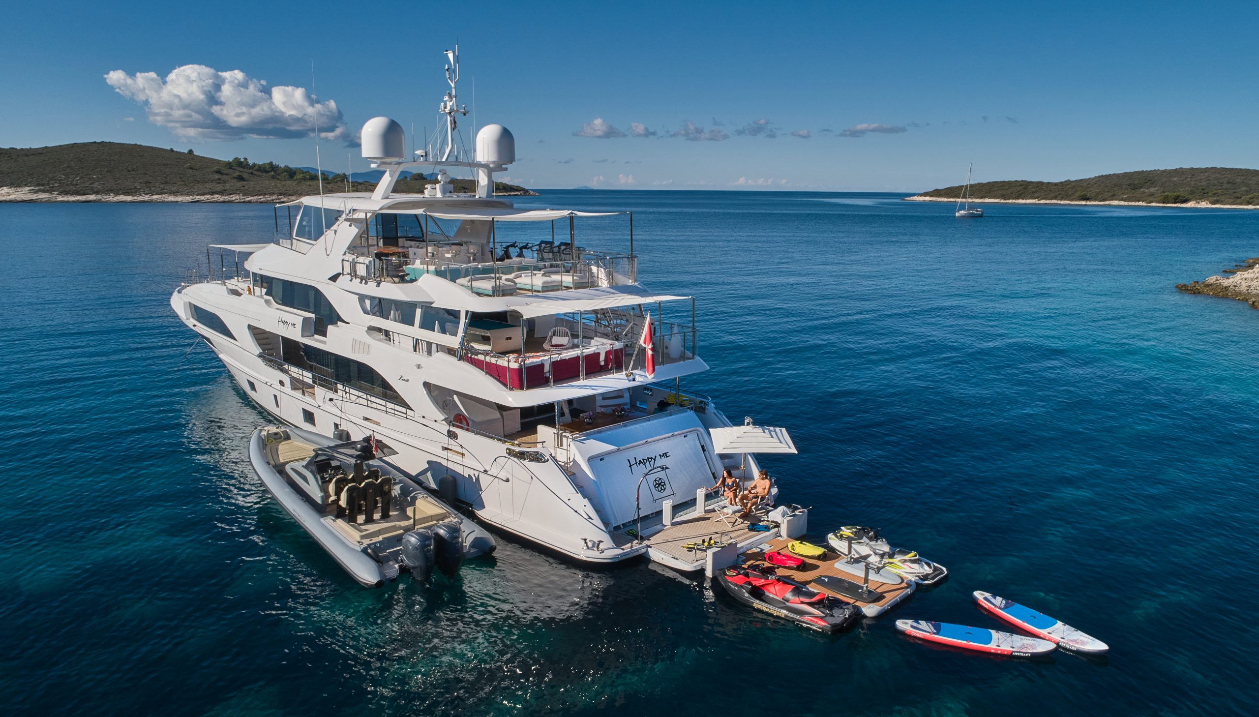 Yacht exterior image