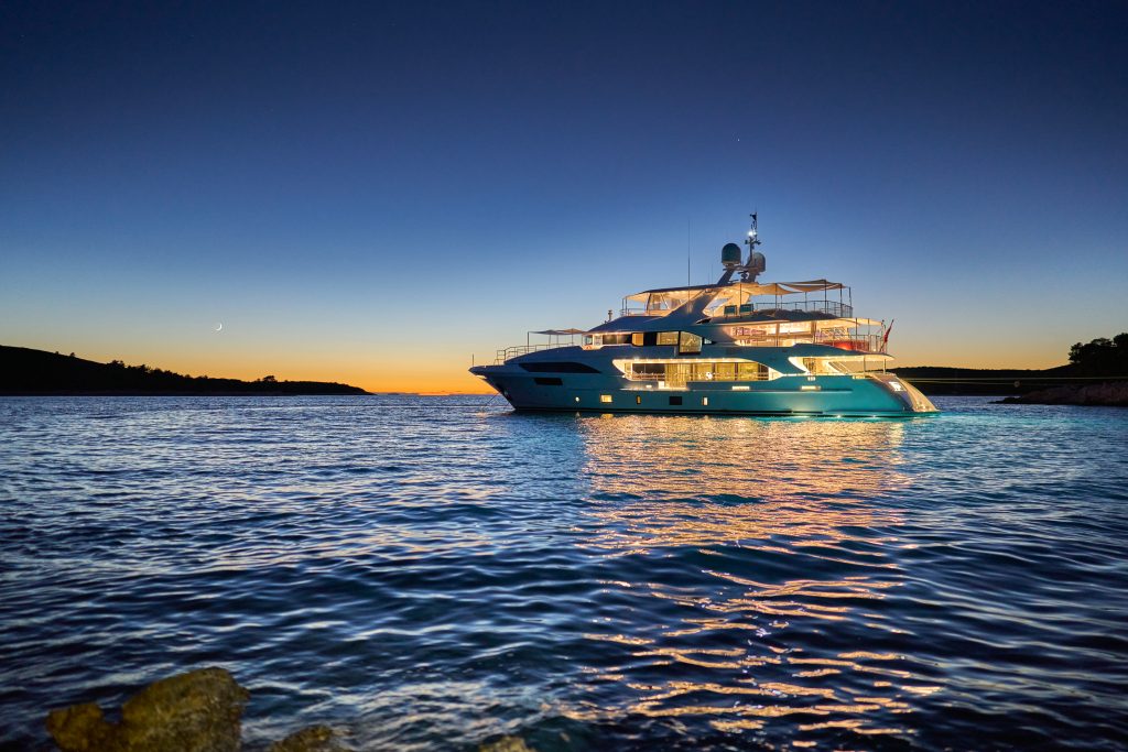 Yacht exterior image