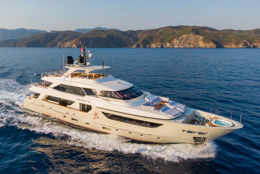 Yacht exterior image