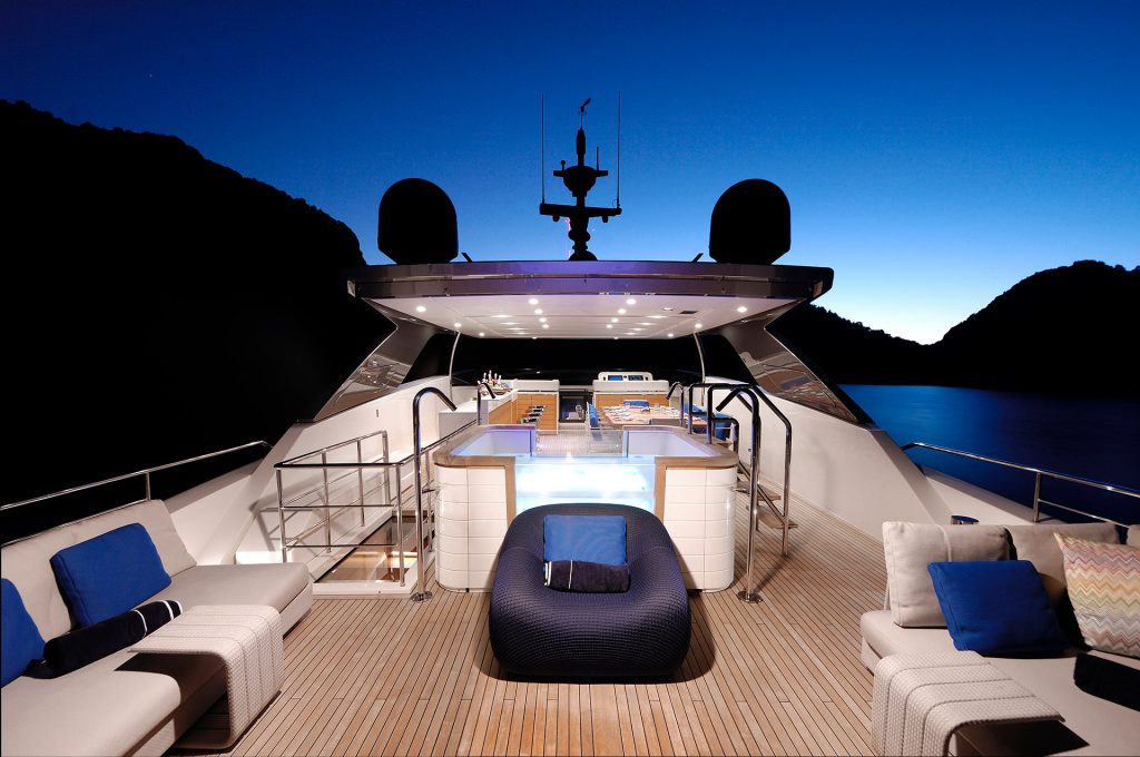 Yacht exterior image