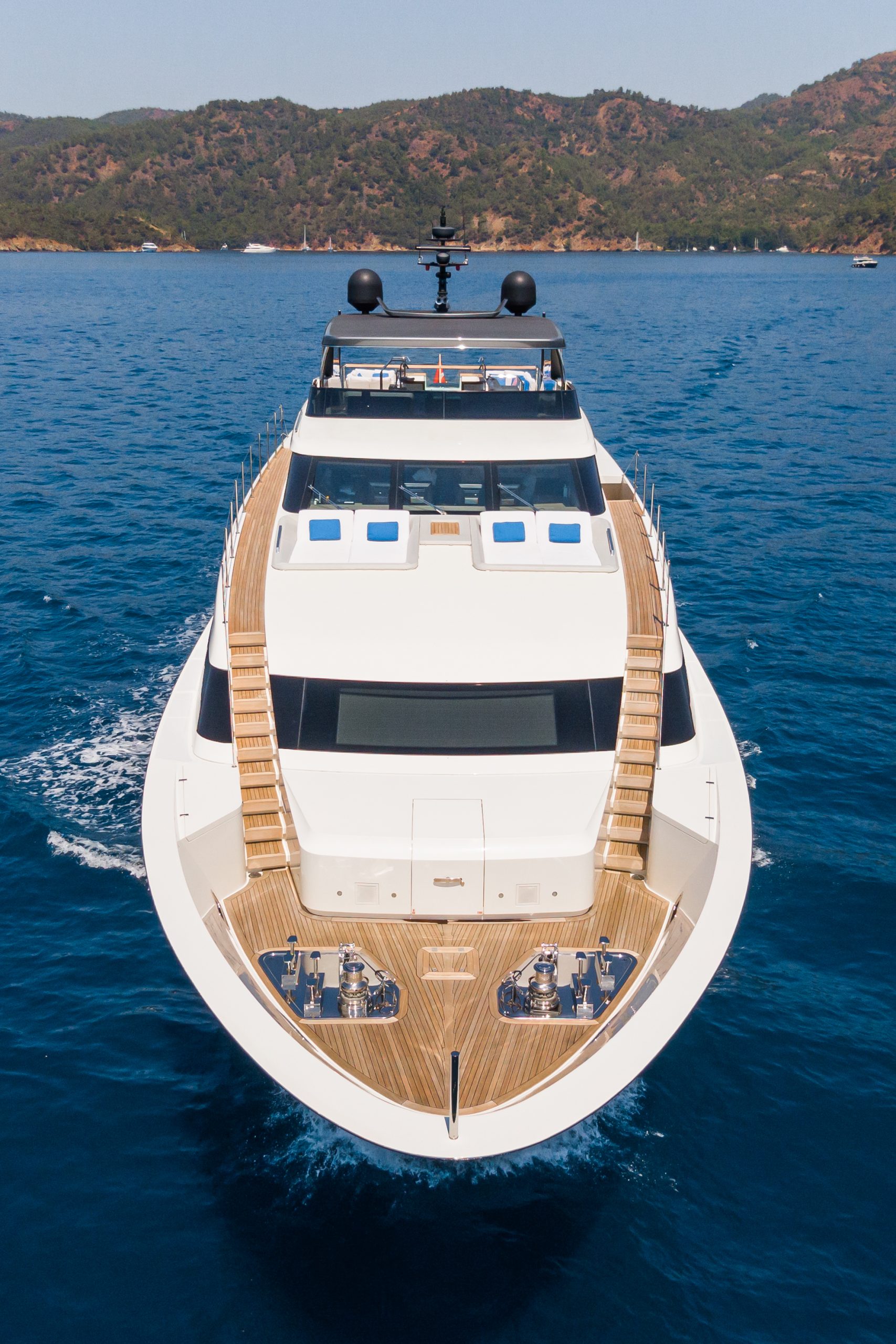 Yacht exterior image
