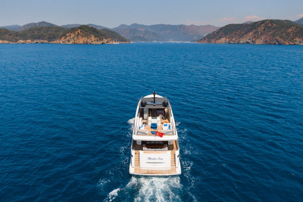 Yacht exterior image