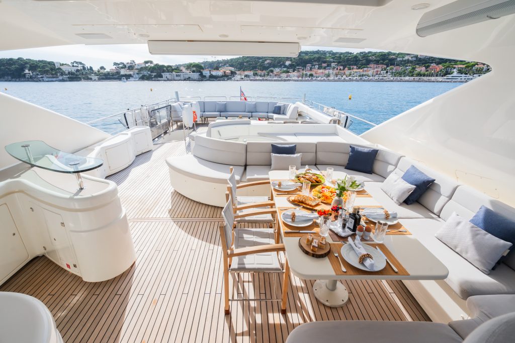 Yacht exterior image