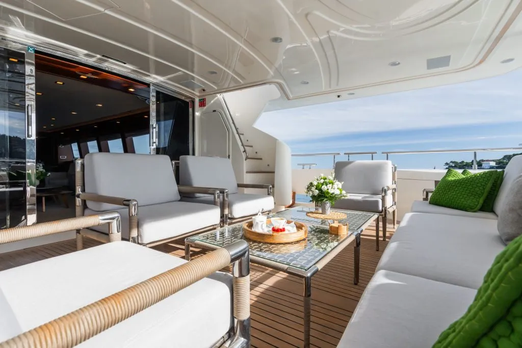 Yacht exterior image