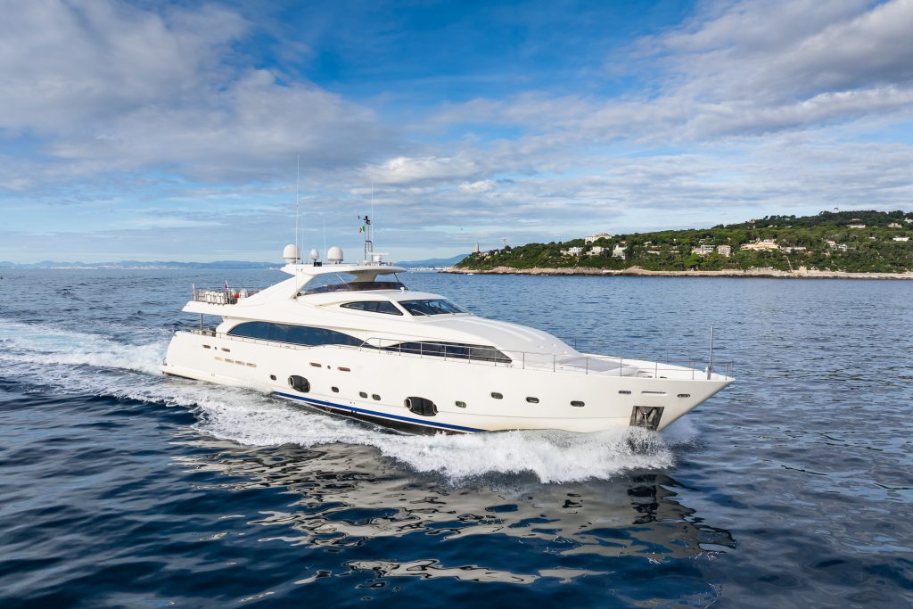 Yacht exterior image