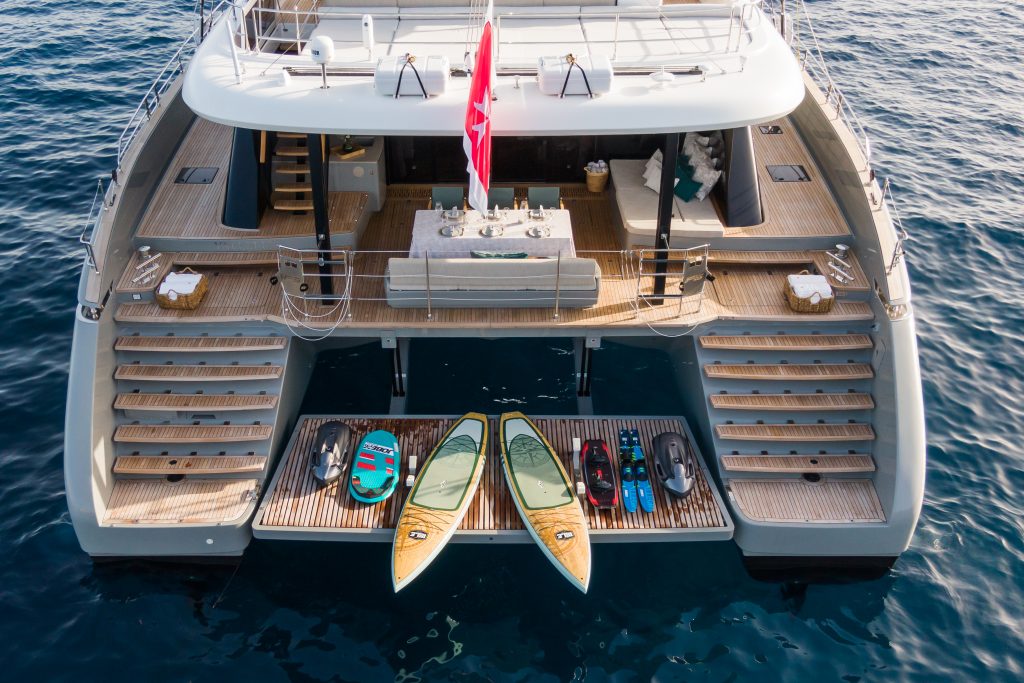 Yacht exterior image