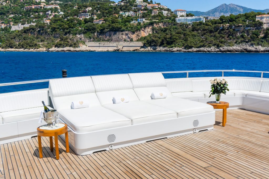 Yacht exterior image