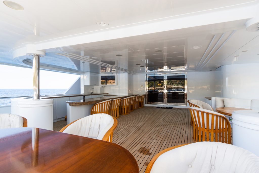 Yacht exterior image