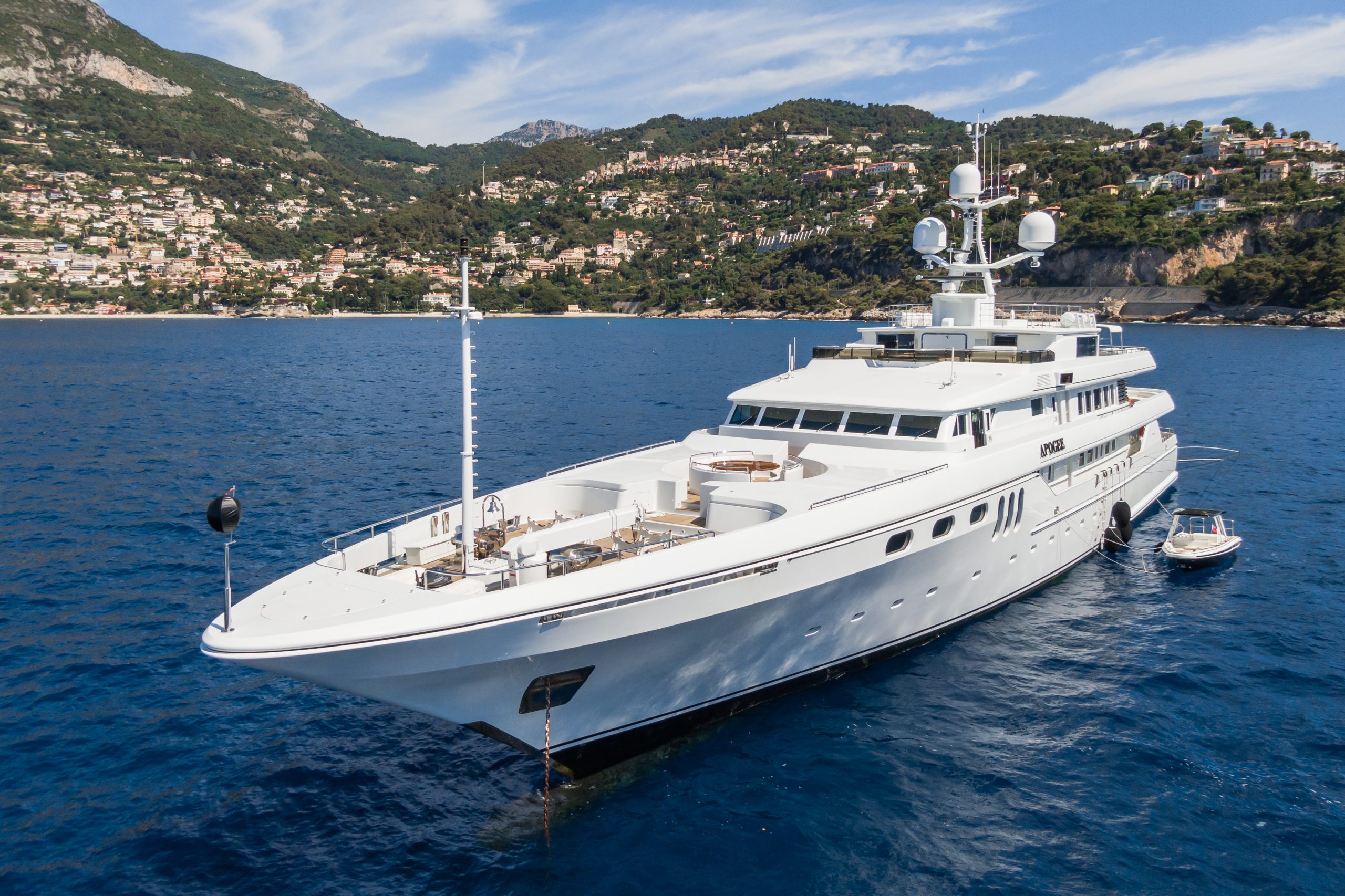 Yacht exterior image