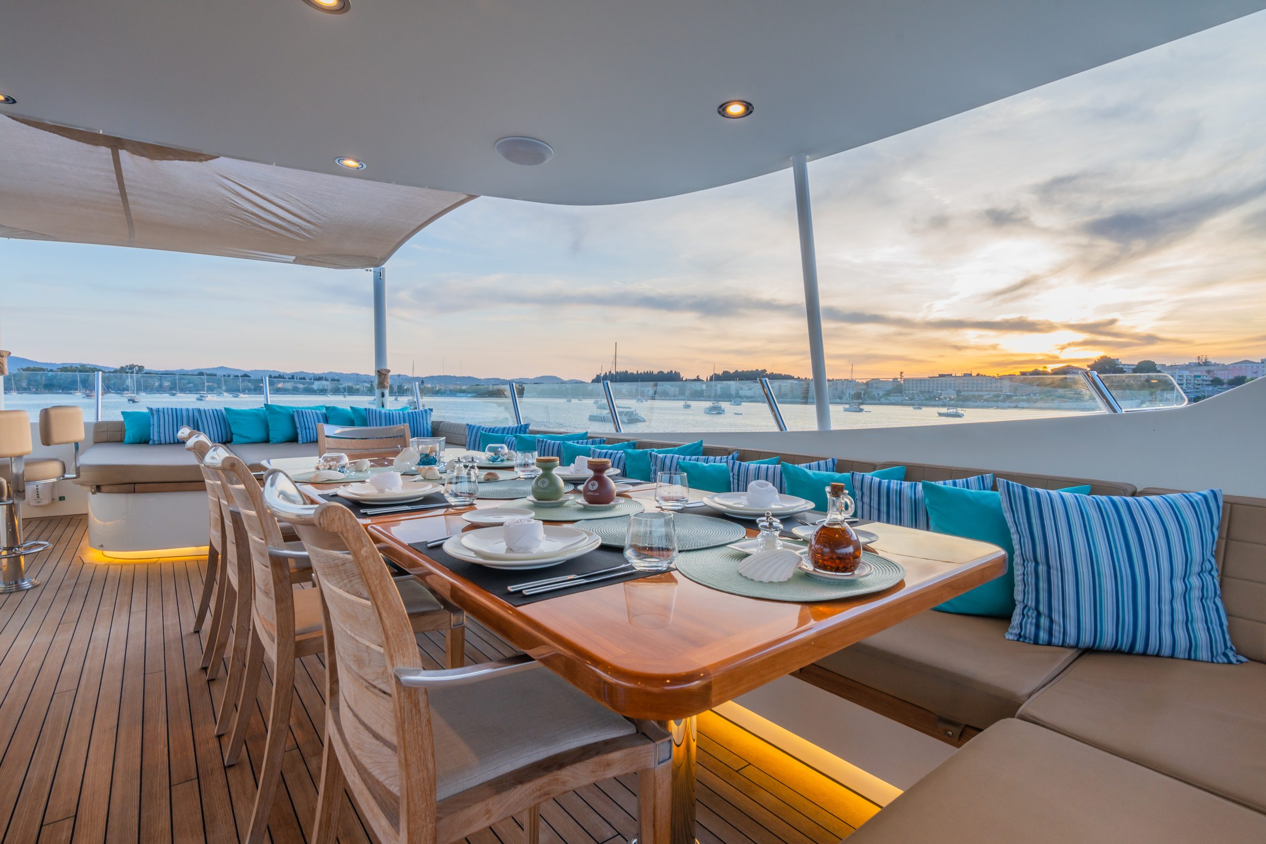 Yacht exterior image