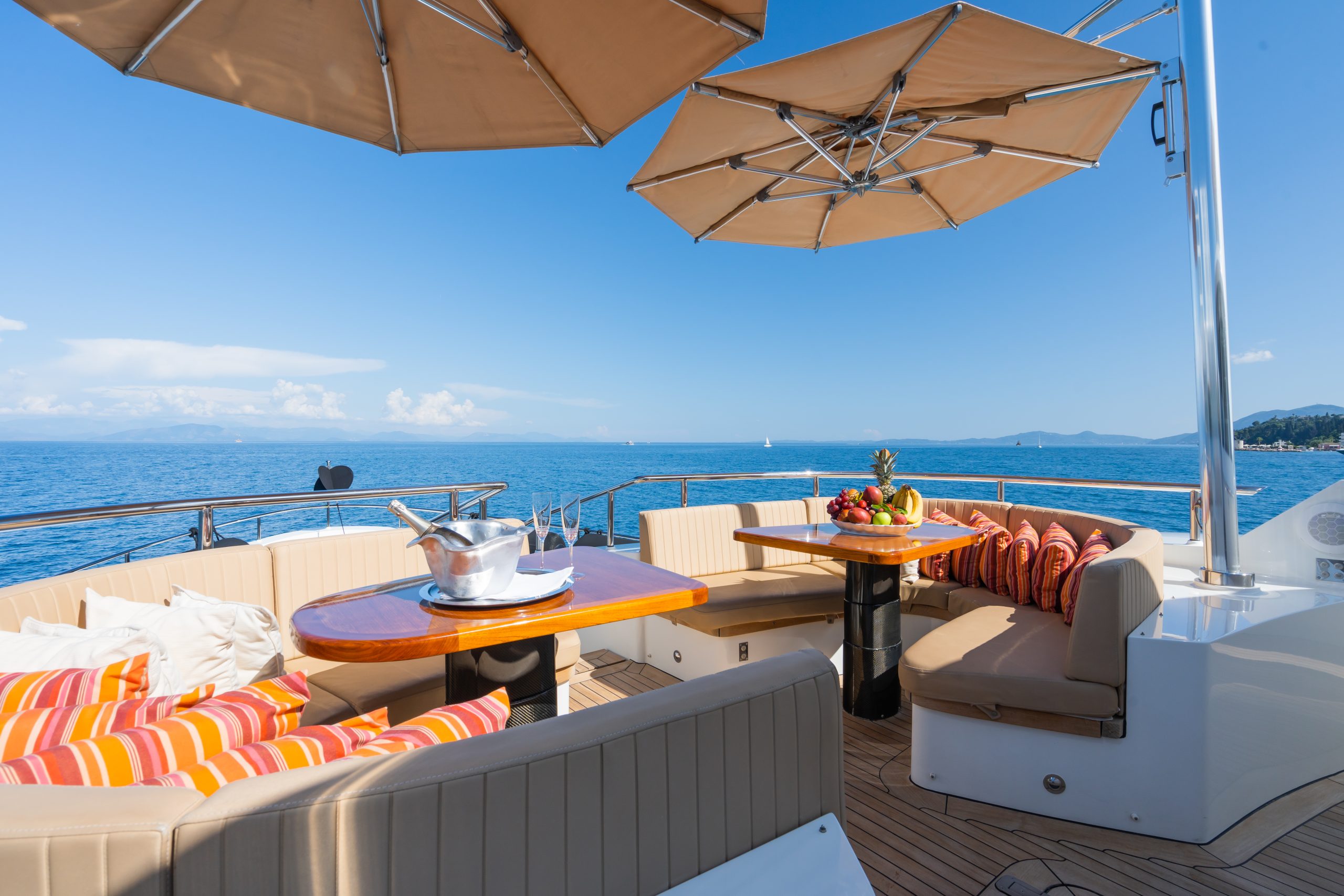 Yacht exterior image