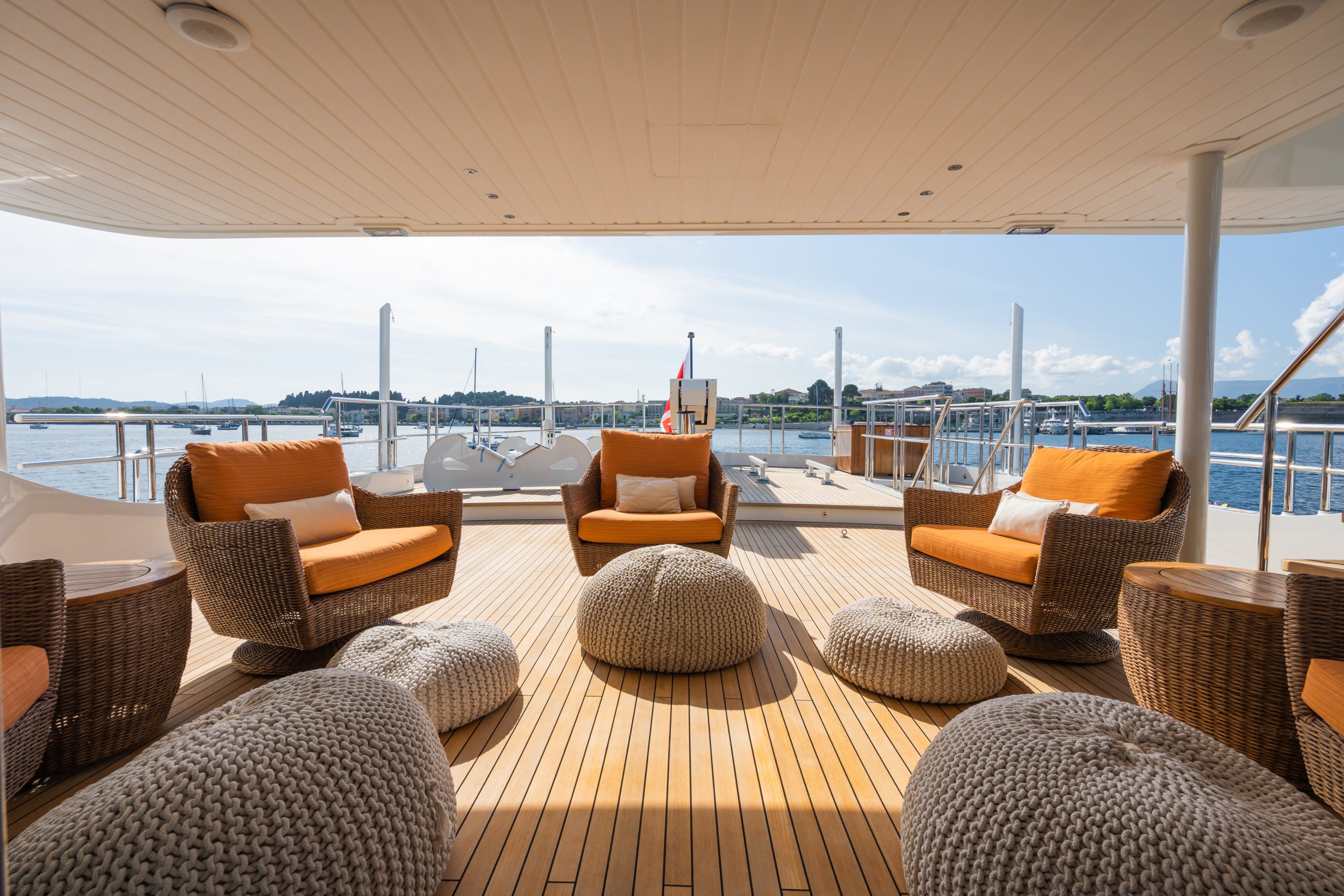 Yacht exterior image