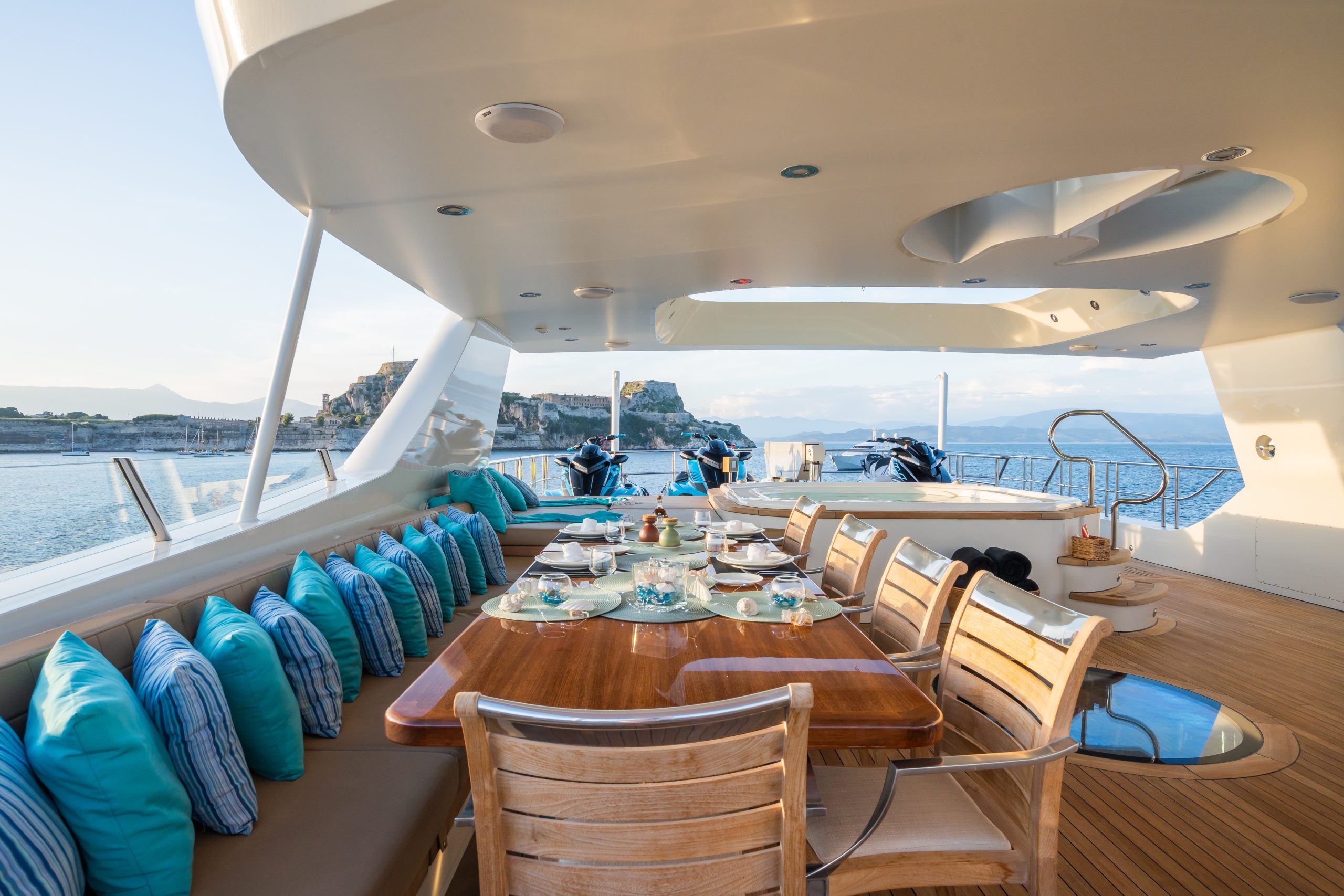 Yacht exterior image