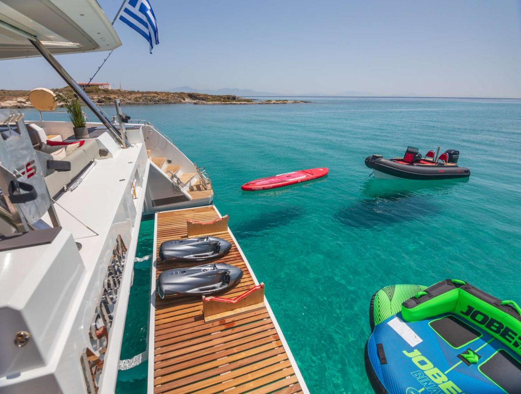 Yacht exterior image