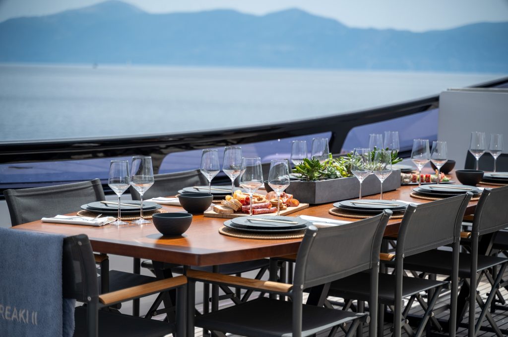 Yacht exterior image