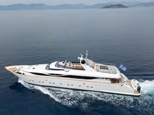Yacht exterior image