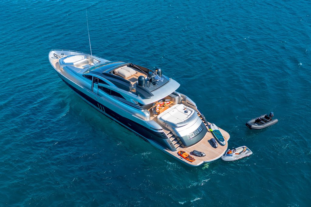 Yacht exterior image