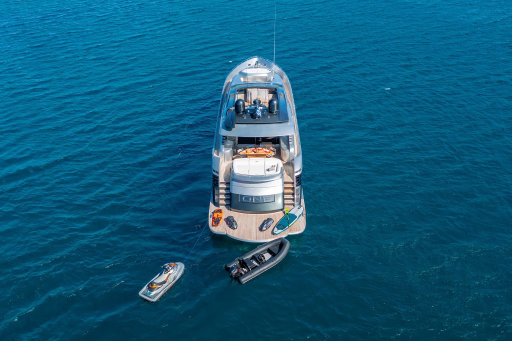 Yacht exterior image