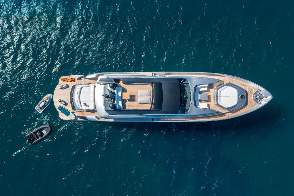 Yacht exterior image