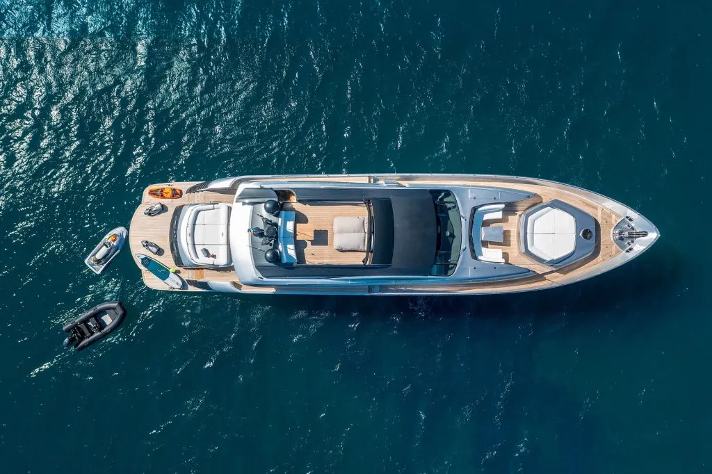 Yacht exterior image