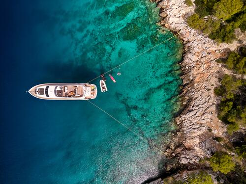 Yacht exterior image