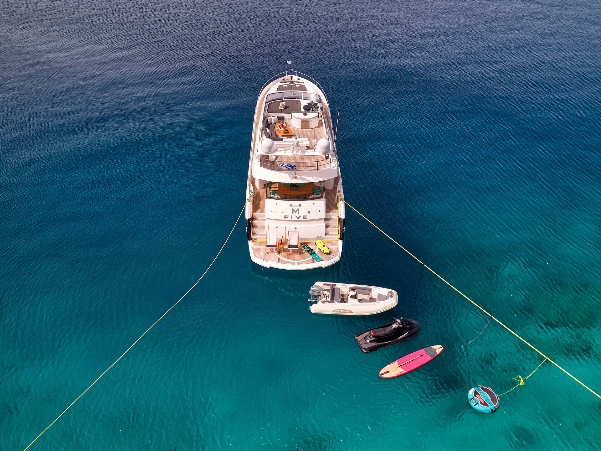 Yacht exterior image