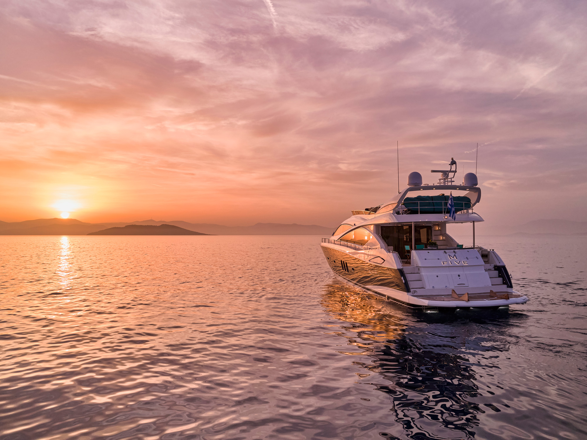 Yacht exterior image