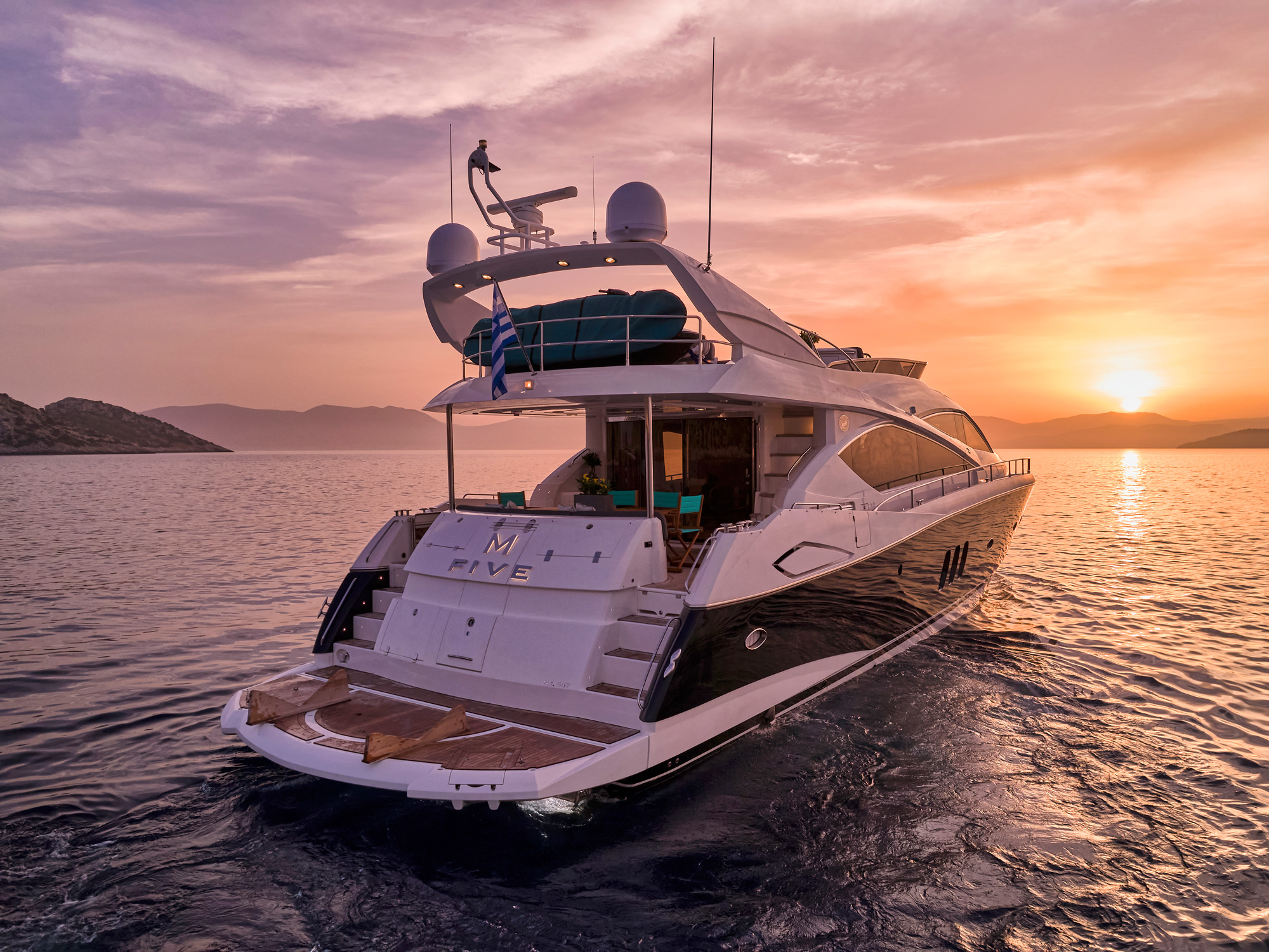Yacht exterior image