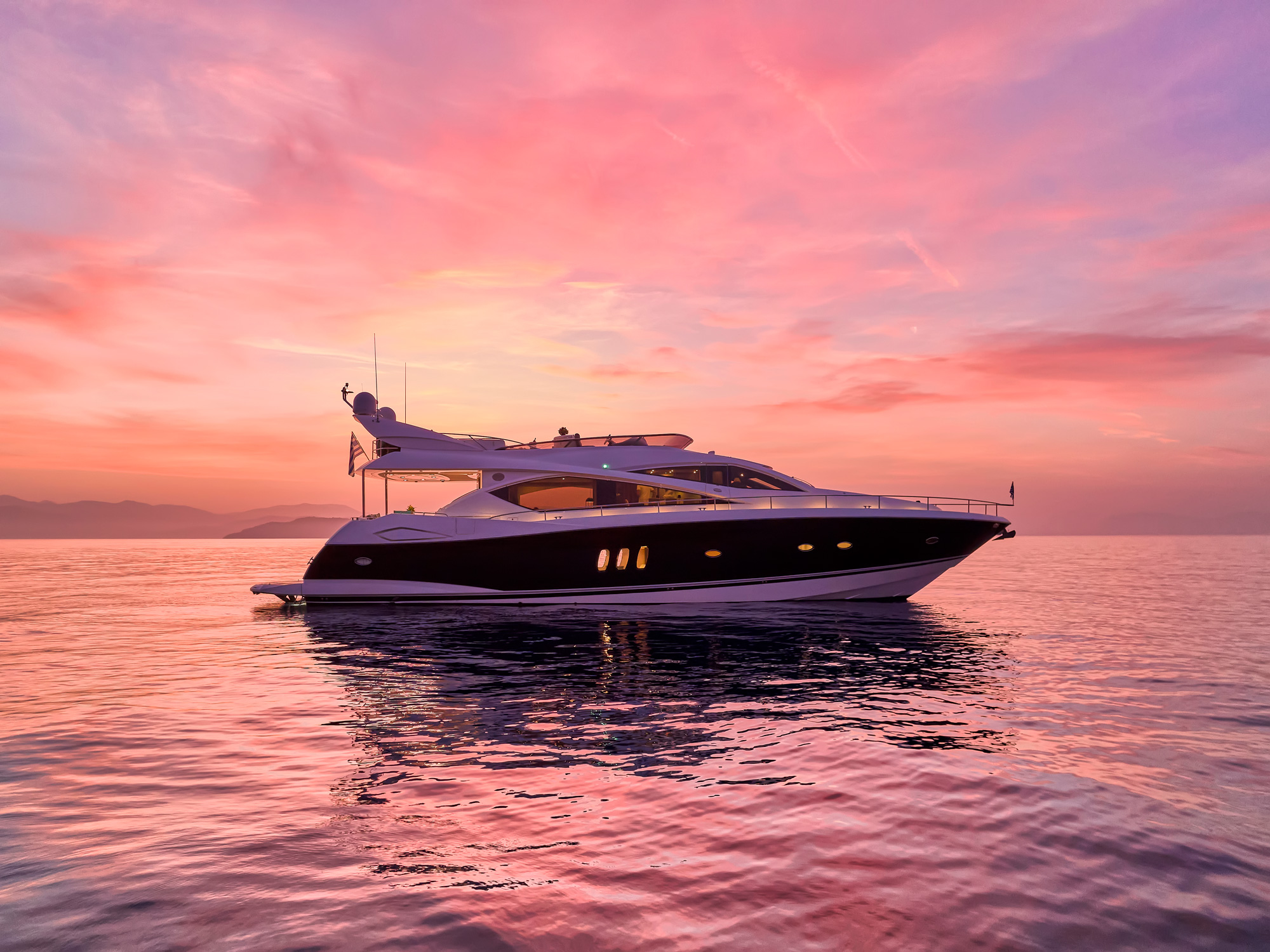 Yacht exterior image