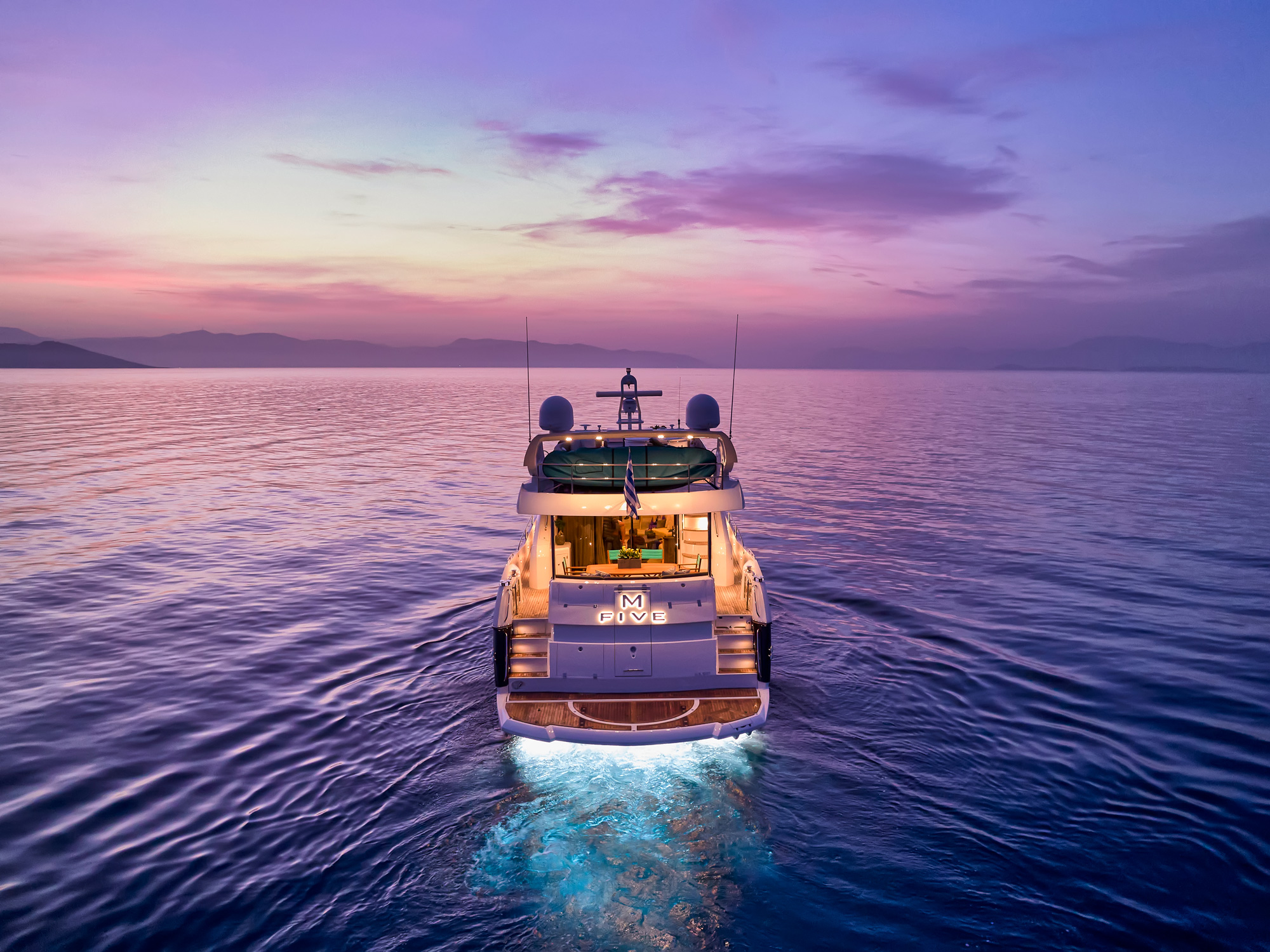 Yacht exterior image