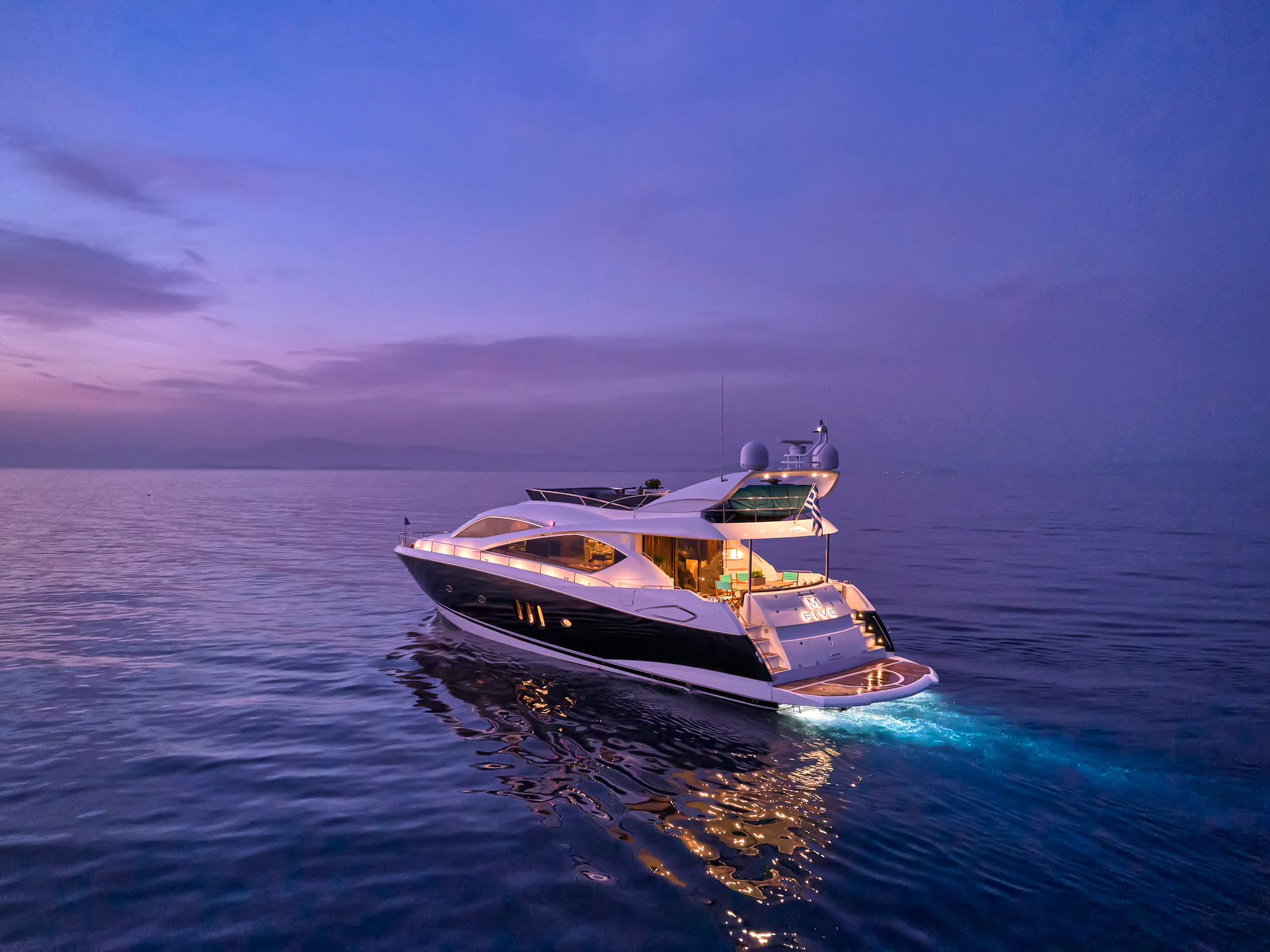 Yacht exterior image