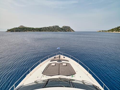 Yacht exterior image