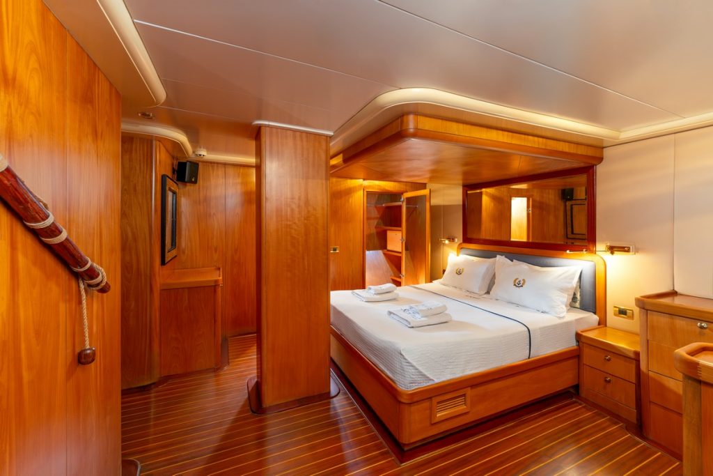 Yacht interior image