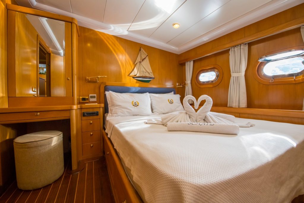Yacht interior image