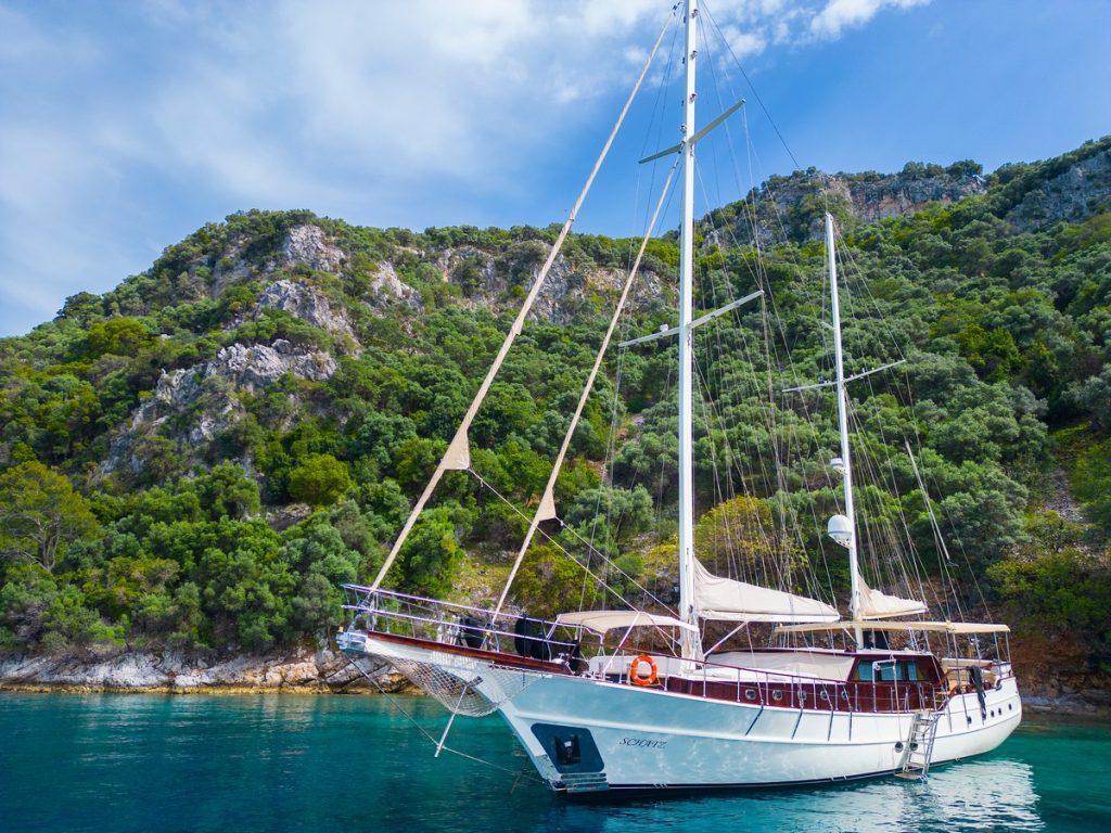 Yacht exterior image