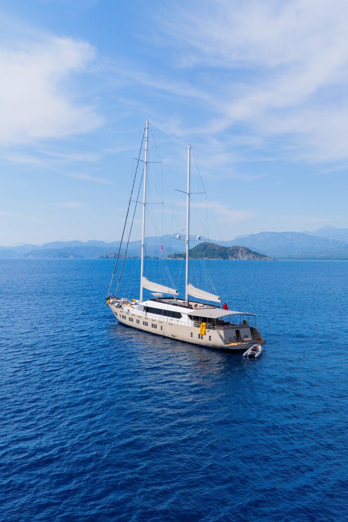 Yacht exterior image