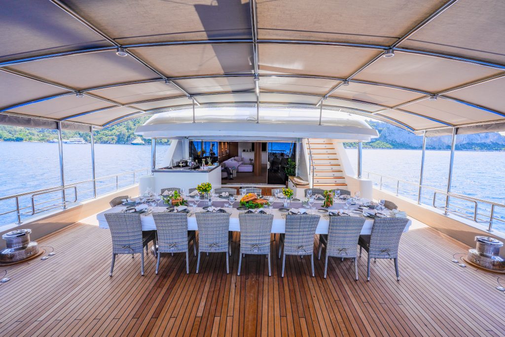 Yacht exterior image