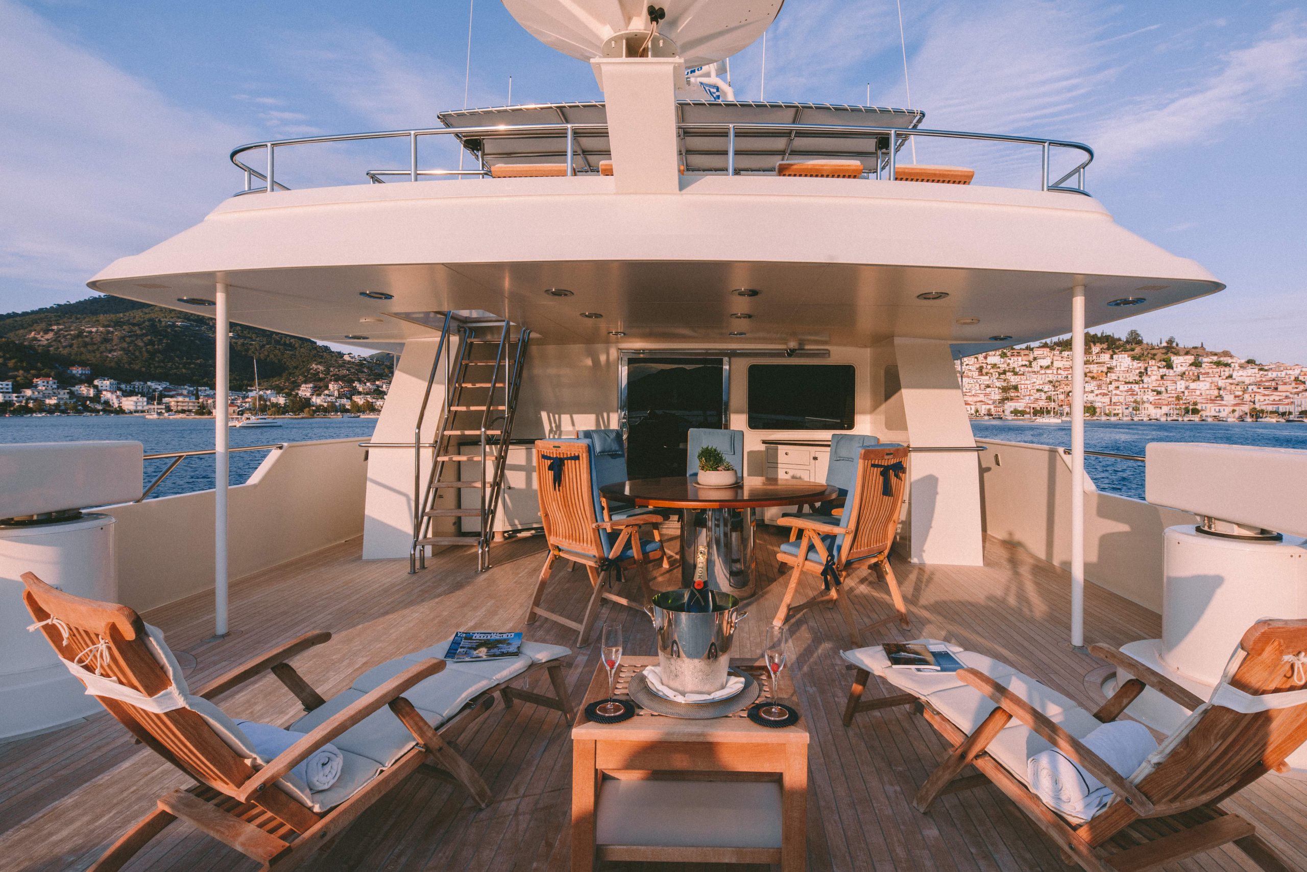 Yacht exterior image