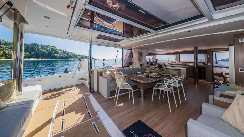 Yacht exterior image