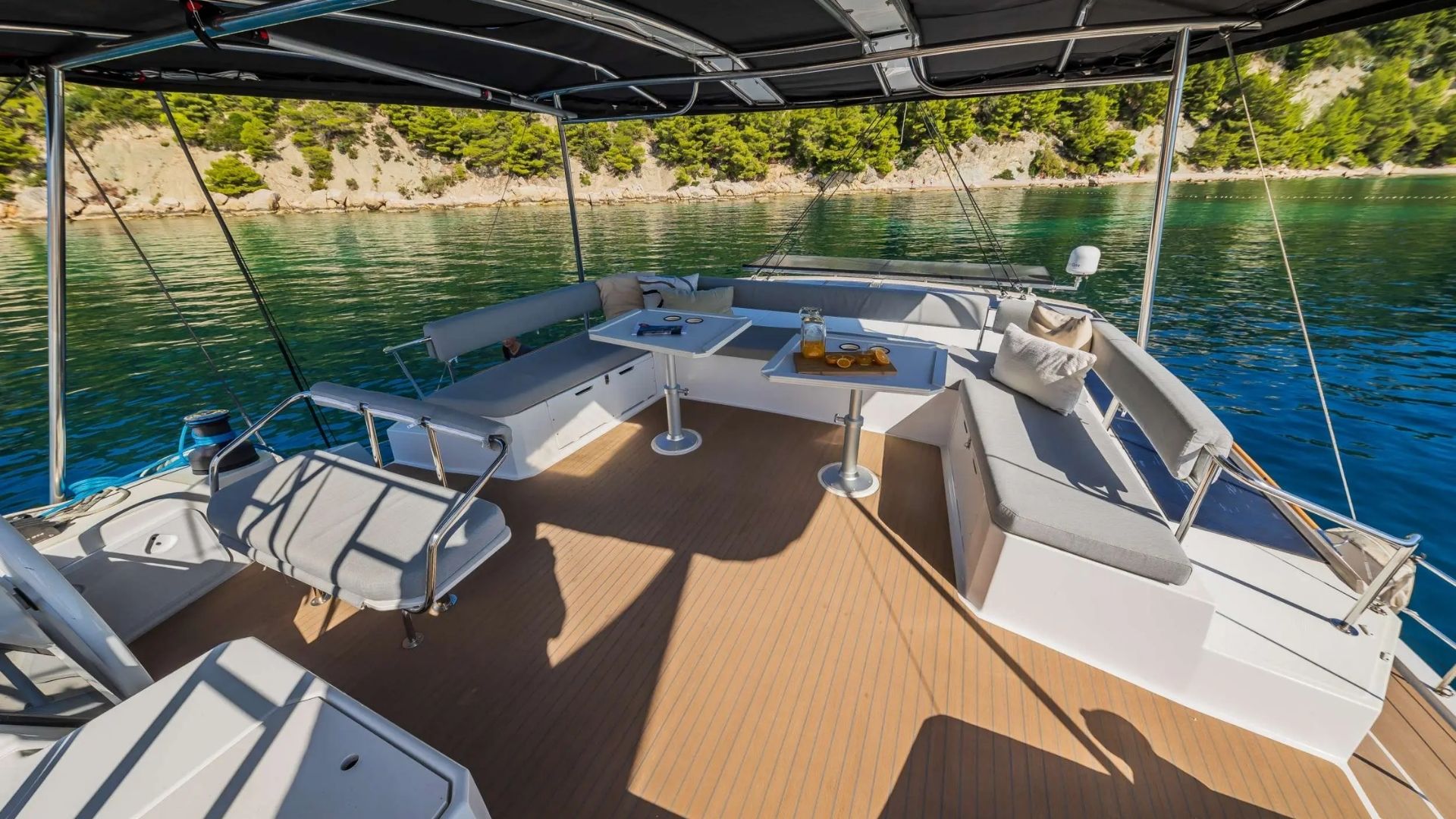 Yacht exterior image